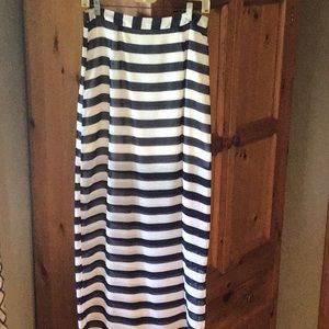 Gianni Bini blue & white striped fitted long skirt